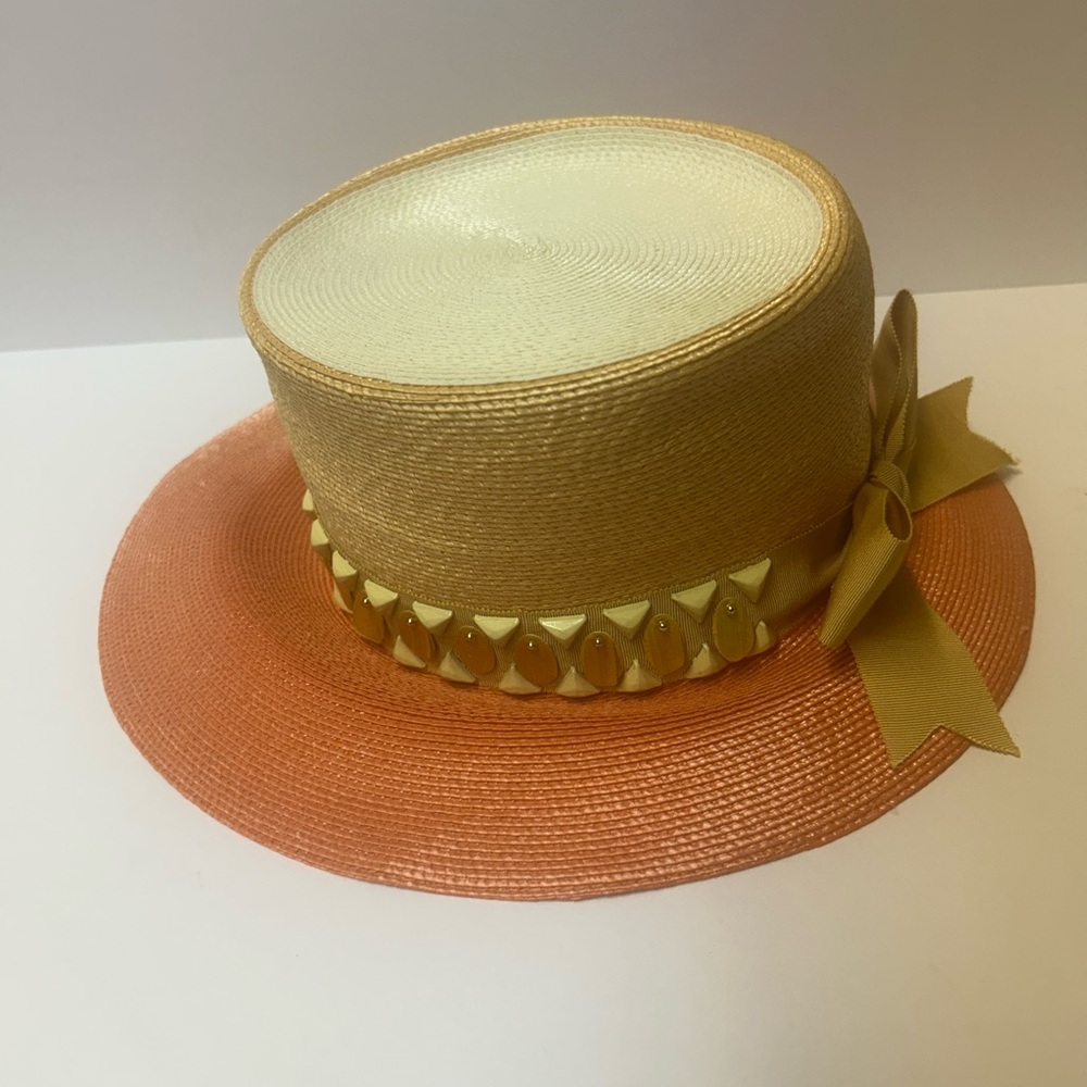 Vintage Two-Tone Women's Hat with Bow Accent